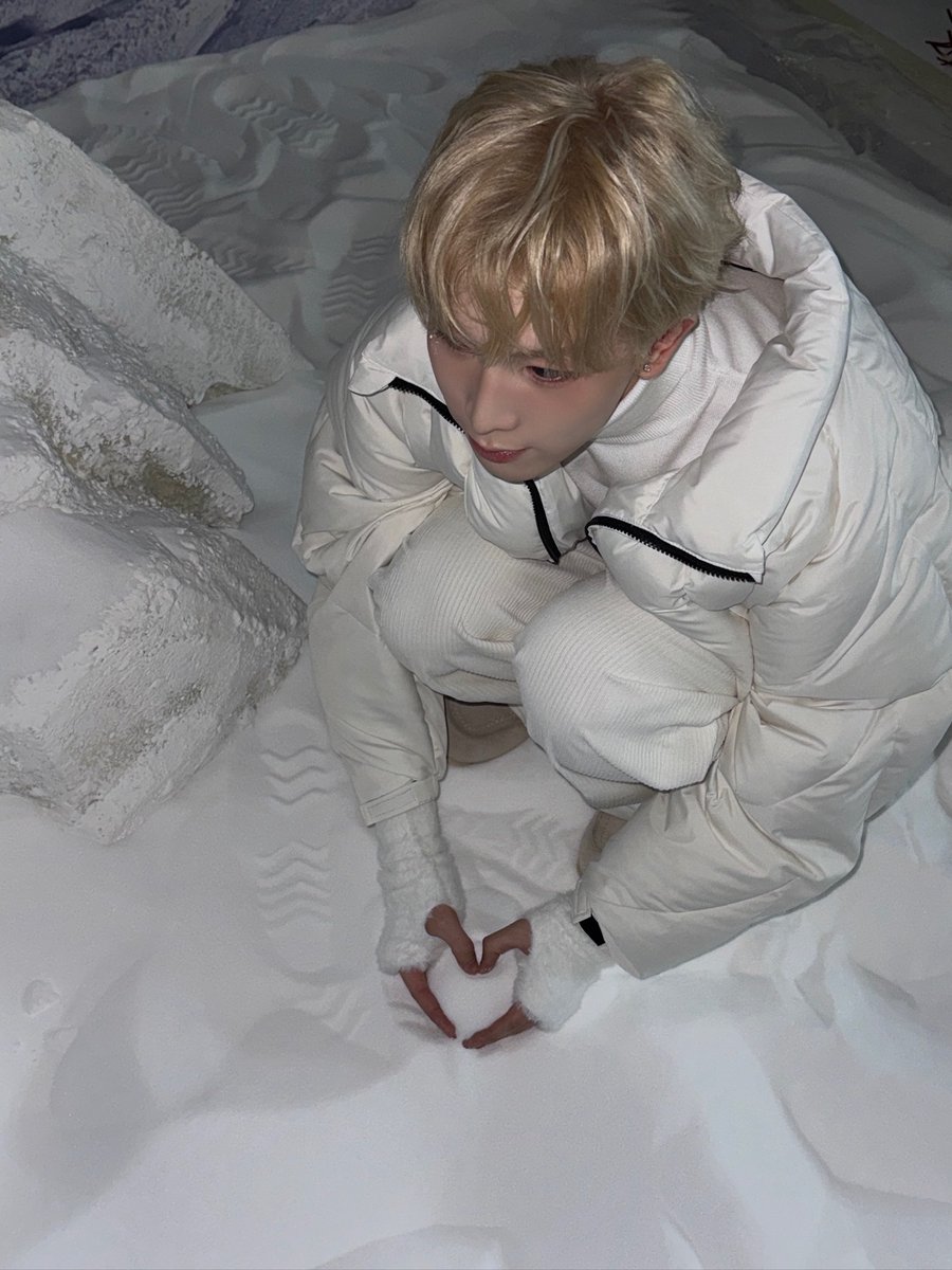 [#DONGYEON]
…🫶🏻💣
#POW #파우 #동연 #ComeTrue #컴트루