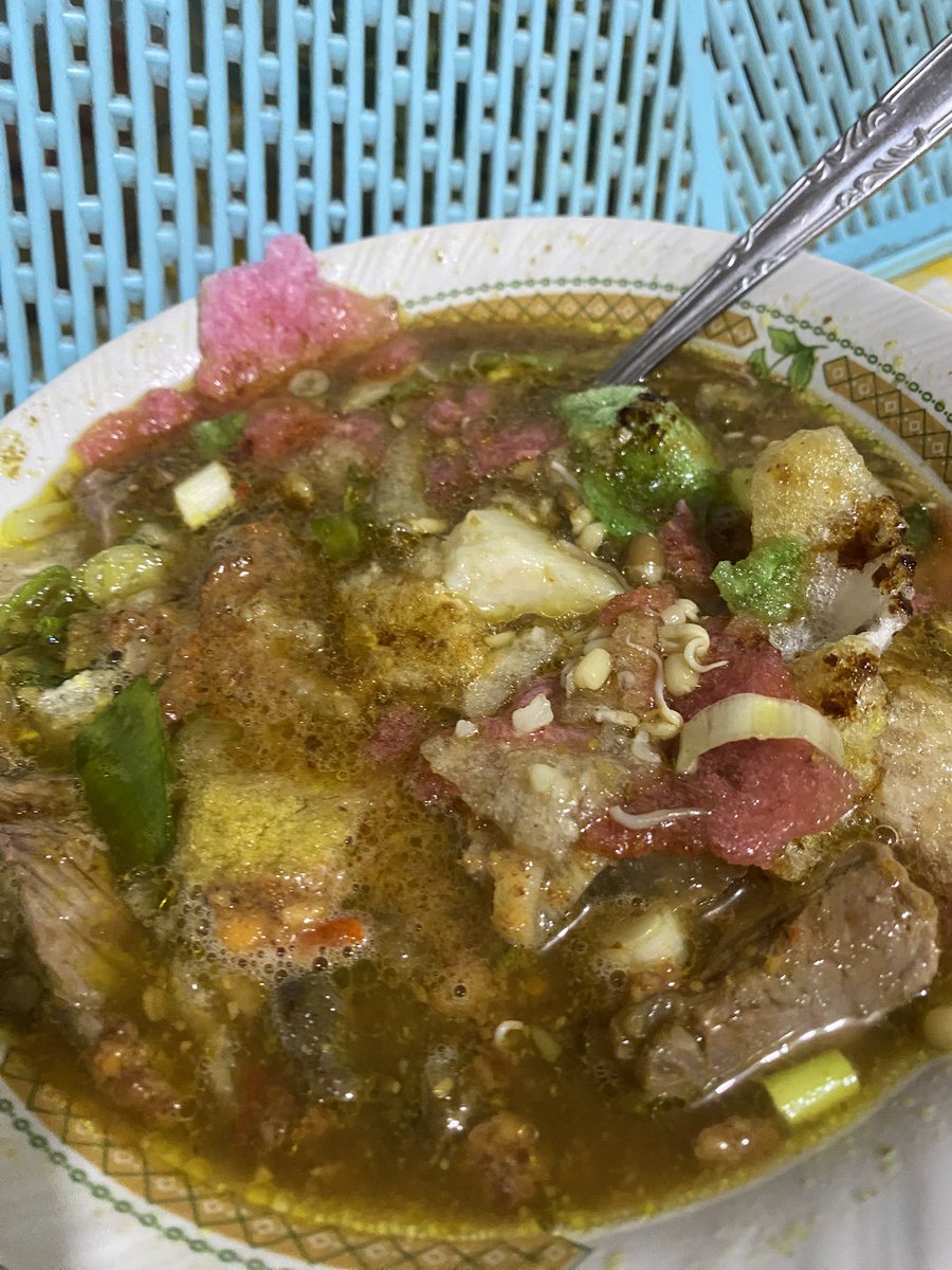 cursedkidd's tweet image. mkanan andalan ktika pulang purwokerto adlahh soto sambel kacang