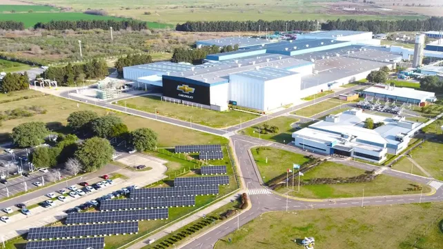 #ElPrimero
General Motors extiende suspensiones en su planta de Alvear
"Es un problema de toda la industria automotriz nacional. El mayor problema es que cada puesto de esa planta derrama en entre 3 y 5 otros puestos"
Intendente de Alvear @carlosfpighin
Youtube.com/@laochoam830