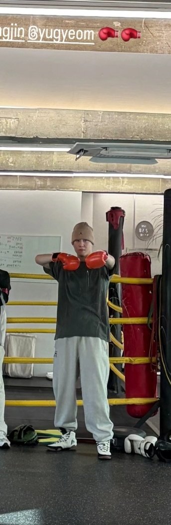 1997_gyeomi's tweet image. 모야모야 우리 유겸이 휴가 나온 거야?
#유겸 #YUGYEOM @yugyeom