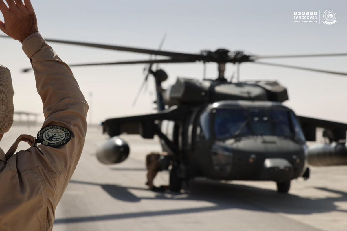 sanggovsa's tweet image. جانب من وصول طيران #وزارة_الحرس_الوطني إلى مركز الحرب الجوي؛ استعداداً للمشاركة في مناورات تمرين #رماح_النصر_2026، الذي يُنفَّذ في مركز الحرب الجوي بالقطاع الشرقي، بهدف تعزيز العلاقات العسكرية، وتبادل الخبرات، وتوحيد مفاهيم العمليات الجوية المشتركة.