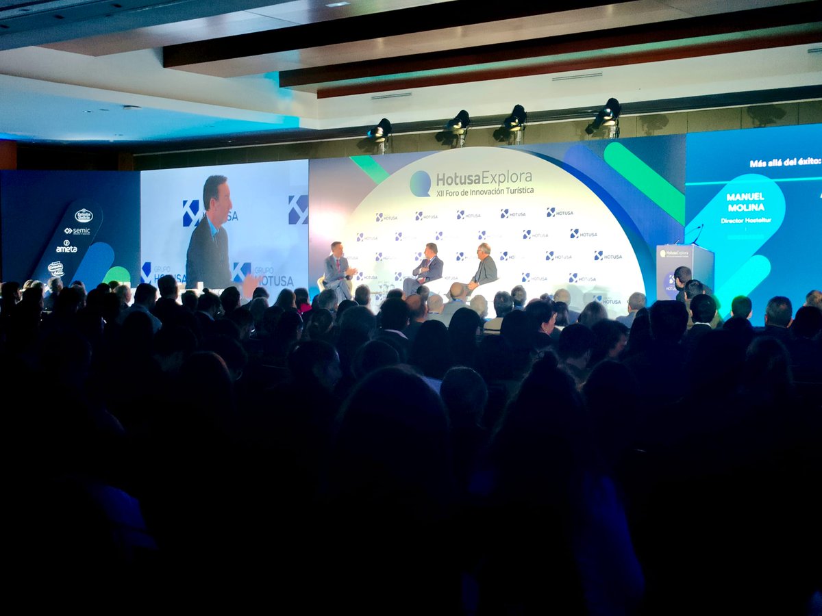 Asistimos al foro pre-#FITUR: IA, conectividad aérea y liderazgo turístico con @AmancioLopezHotusa, @AntonioGaramendi, @GloriaGuevaraWTTC.  Presentamos en FITUR nuestros Certificados Turismo Sostenible (Alojamientos y Destinos).  #HotusaExplora #TurismoSostenible #Objetivo17