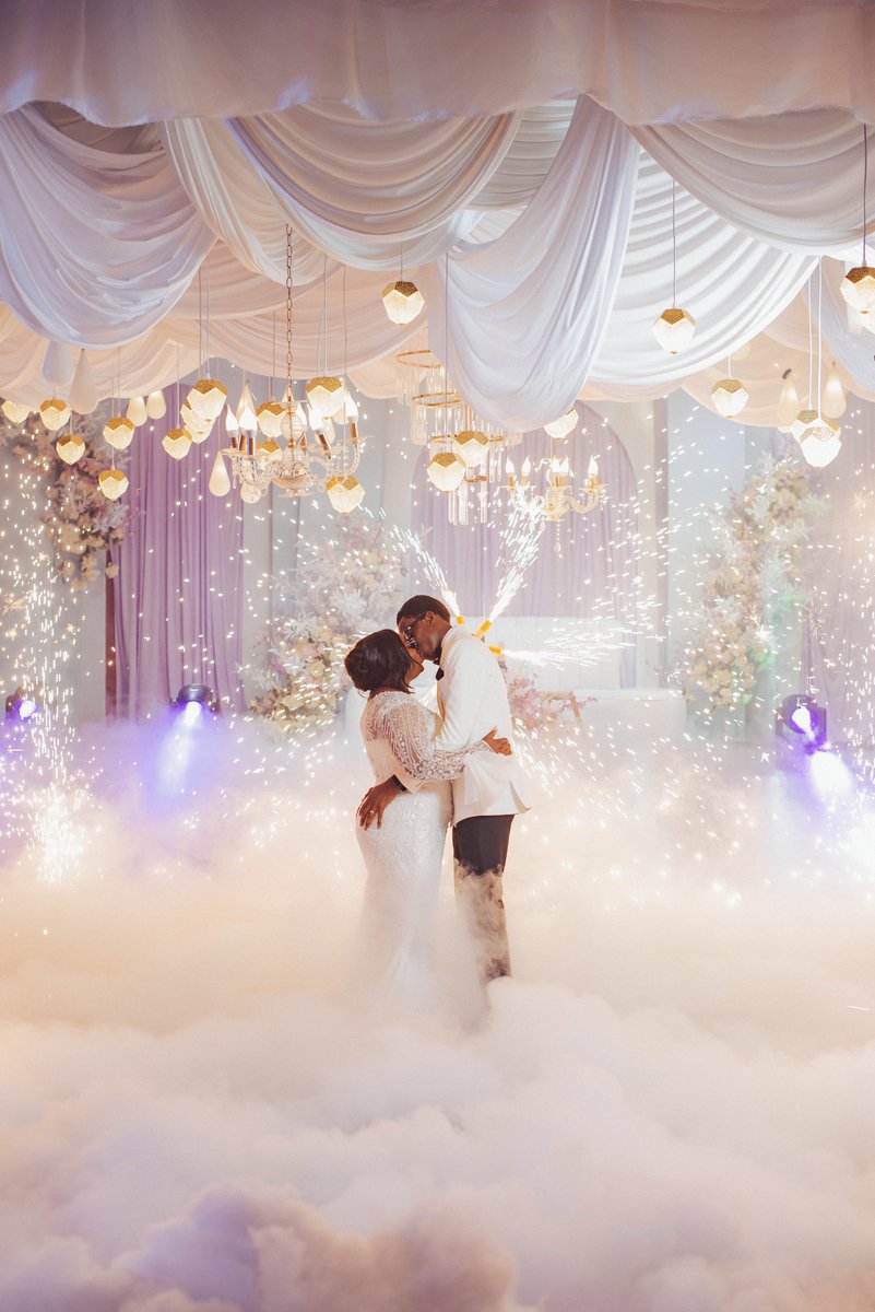 Joelly_Baba's tweet photo. LIFE UPDATE:

Married my friend.
20.12.25

See you again next year. https://t.co/25SzXOjKin