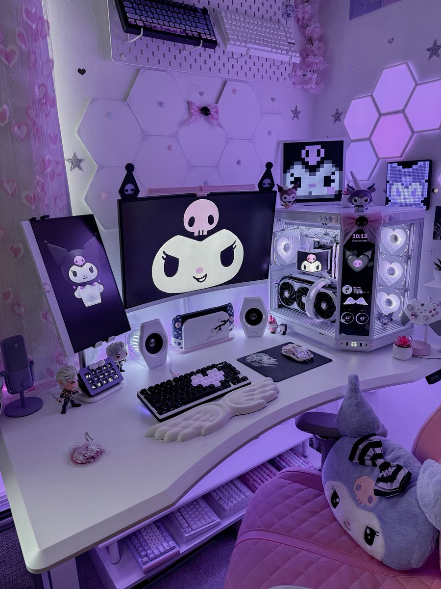 MochiFlurry's tweet image. Happy Tuesday 🖤💜