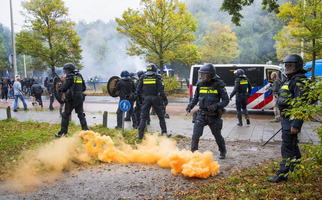 Politiebonden: Intensiever beleid tegen bommengooiers vereist hoger politiebudget. Politiebonden willen dat politieke partijen voor de zomer van 2026 met een oplossing komen voor de begrotingsproblemen van de Nationale Politie.

politiebond.nl/intensiever-be…
#politie #begroting