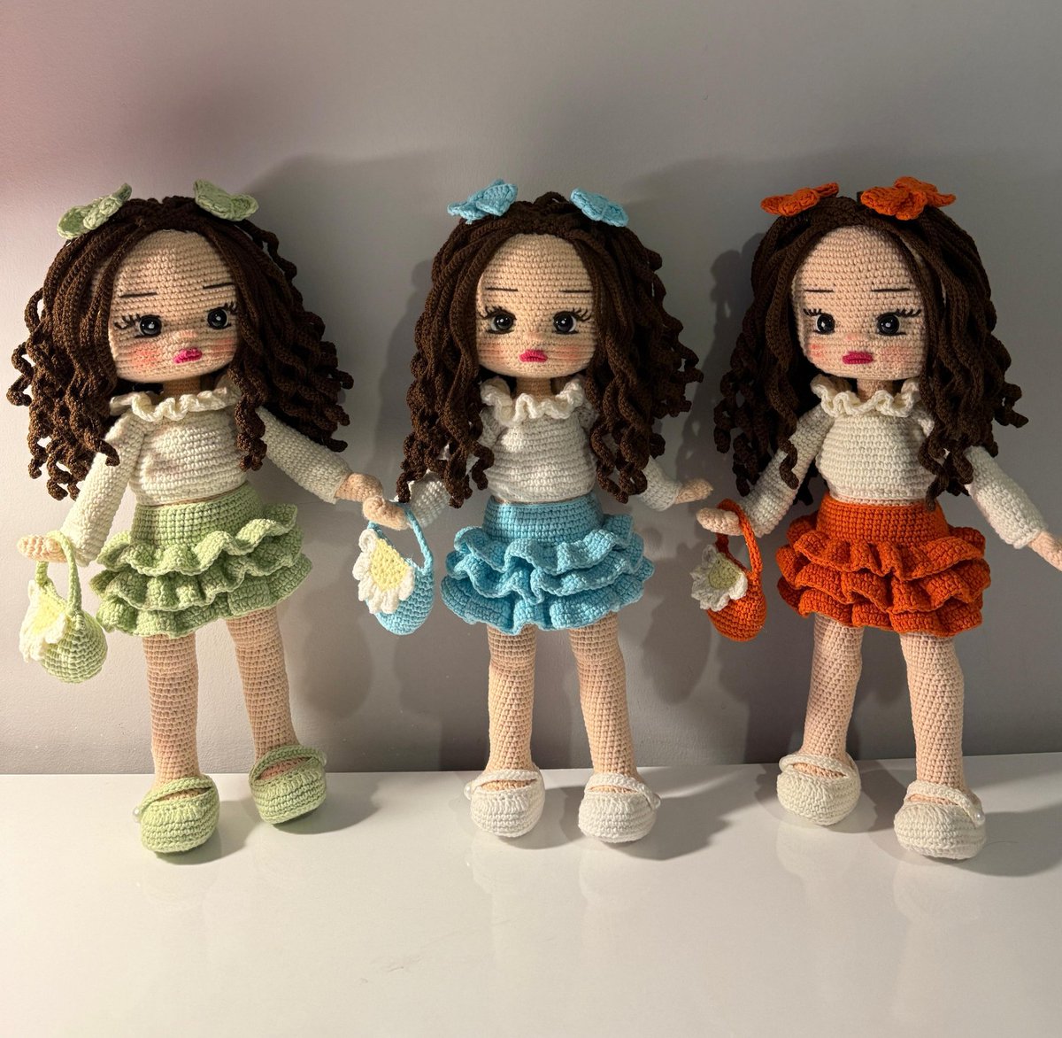 Kokoş bebeklerimle geldiiimmmm, vallah bu güzellikleri hemen satmamız lazım, alın aldırın naapın edin bugün yerini bulsunlar, ama çok şirin değillermii🥰😊