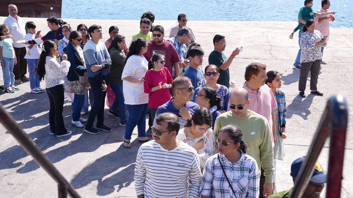 More than 400 members of the Indian diaspora visited Kaundinya at Muscat and were fascinated by her distinctive traditional construction, the remarkable maritime wisdom of ancient Indian tradefarers and the centuries-old Indo–Omani maritime connect. Through engaging interactions