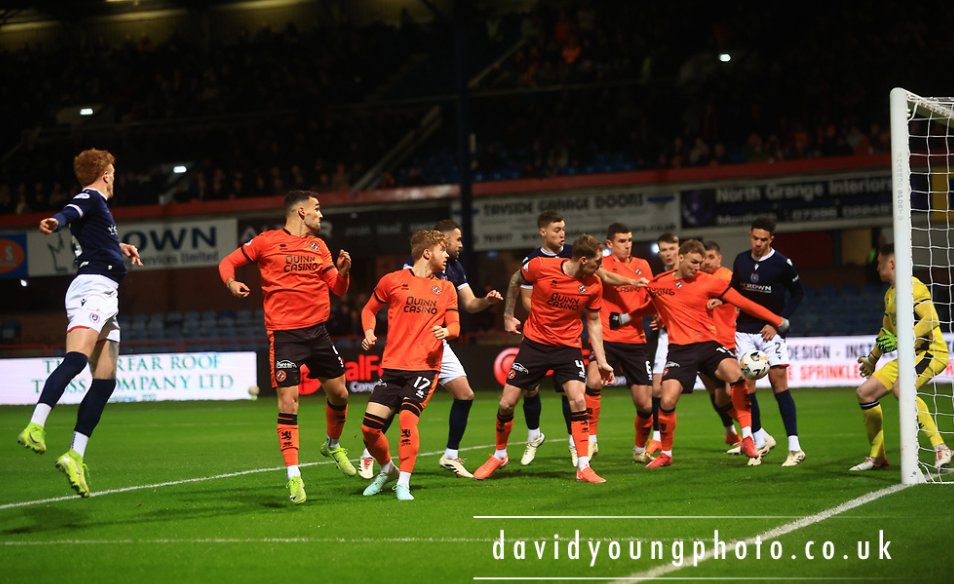 📆 OTD 2025 | Dundee 1-0 Dundee Utd

A goal from Simon Murray in the 1st minute was enough to send our neighbours out of the Scottish Cup and the Dee into the next round.

🔗 deearchive.co.uk/matchdetails.p…

📸 David Young