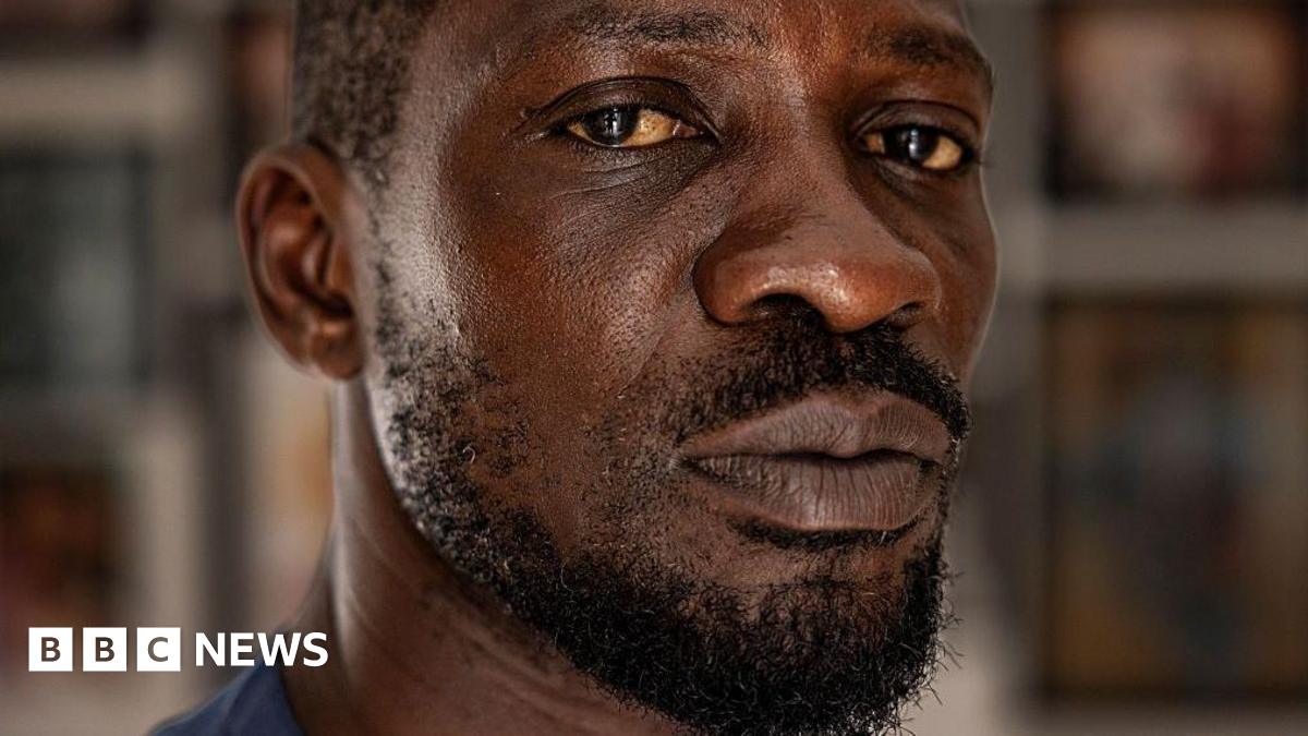 BBCAfrica's tweet image. Uganda's opposition leader Bobi Wine has told the BBC he will not contest Yoweri Museveni's 2026 election victory in court, citing a lack of confidence in the judiciary. He has instead urged his supporters to take to the streets to peacefully protest.
bbc.in/3LIHL35