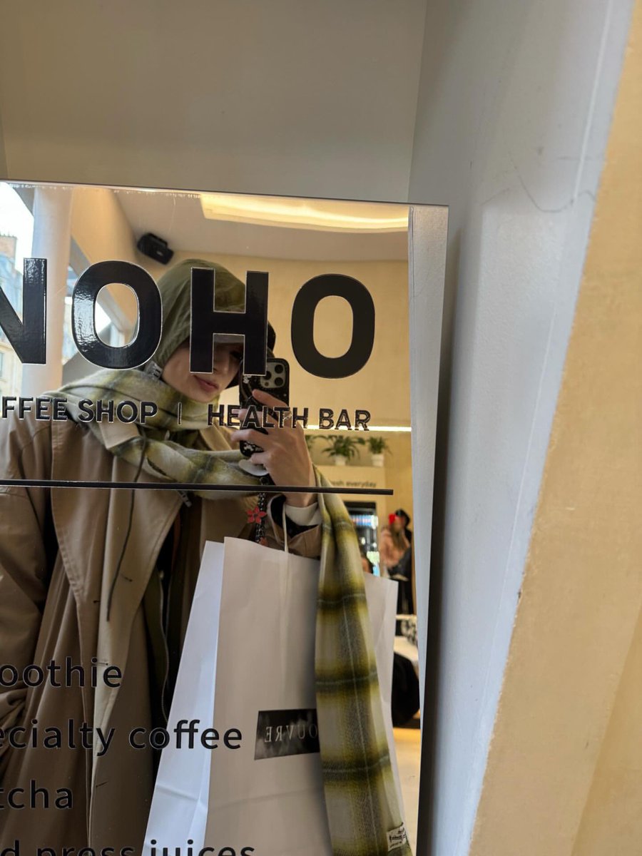 usaigbm's tweet image. 앤팀 코가 유다이 쿤이랑 우리집 사노유다이랑 파리 같이 간거잔아 !!!! 나 진짜 기절함