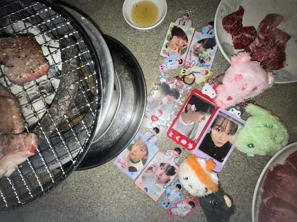 냥냥냥😻🫰🏻💗💕🎶🎀
#윳쿠리타베테네  
#ゆっくり食べてね  
#근데진짜맛집이었으면좋겠다