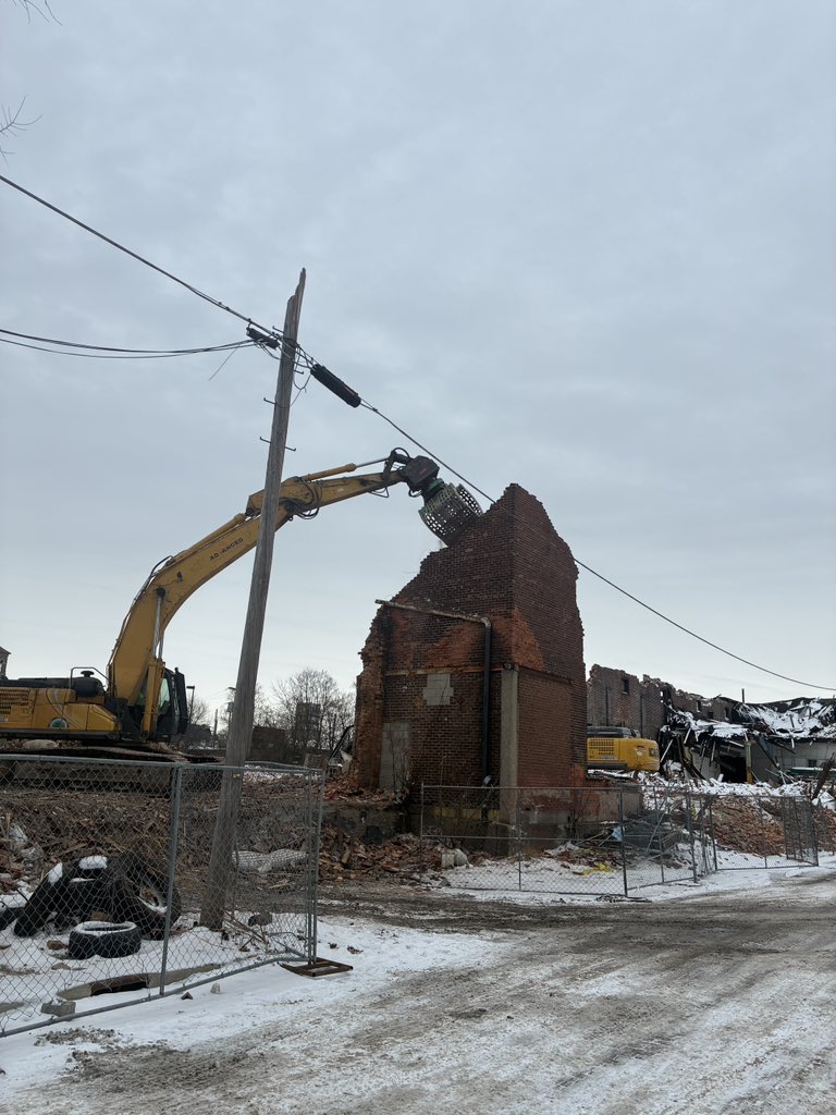 Advanced Excavating &amp; Demo working in Toledo.