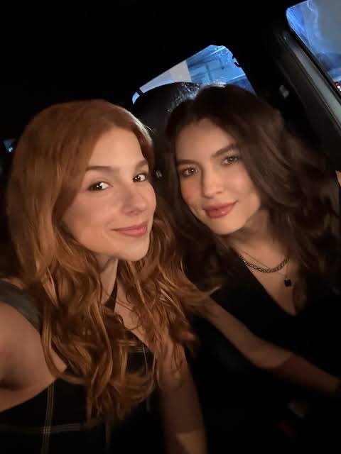 telenewstn's tweet image. 🚨 Alanis Guillen e Gabriela Medvedovsky vão gravar no sábado, num restaurante na Barra da Tijuca, uma cena de #TrêsGraças que trata de homofobia. Lorena e Juquinha ouvirão homens destilando preconceito. A policial aplicará uma chave de braço num deles.

ℹ️ O Globo