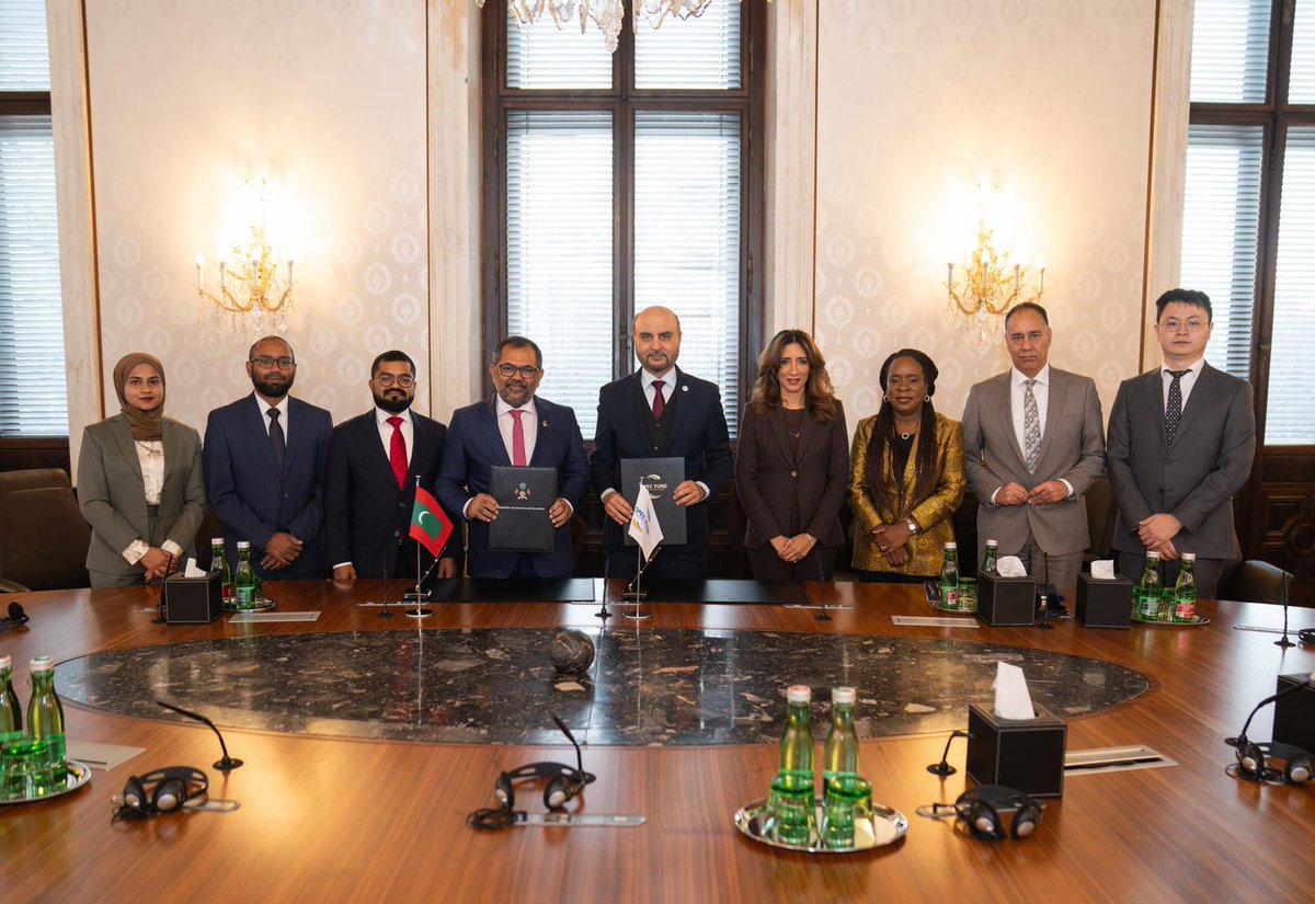 TheOPECFund's tweet image. A new Country Partnership Framework strengthens our long-standing partnership with the Maldives and sharpens our joint focus on climate resilience and sustainable development: 

Today, our President Dr. Abdulhamid Alkhalifa and HE Moosa Zameer @MoosaZameer, Minister of Finance
