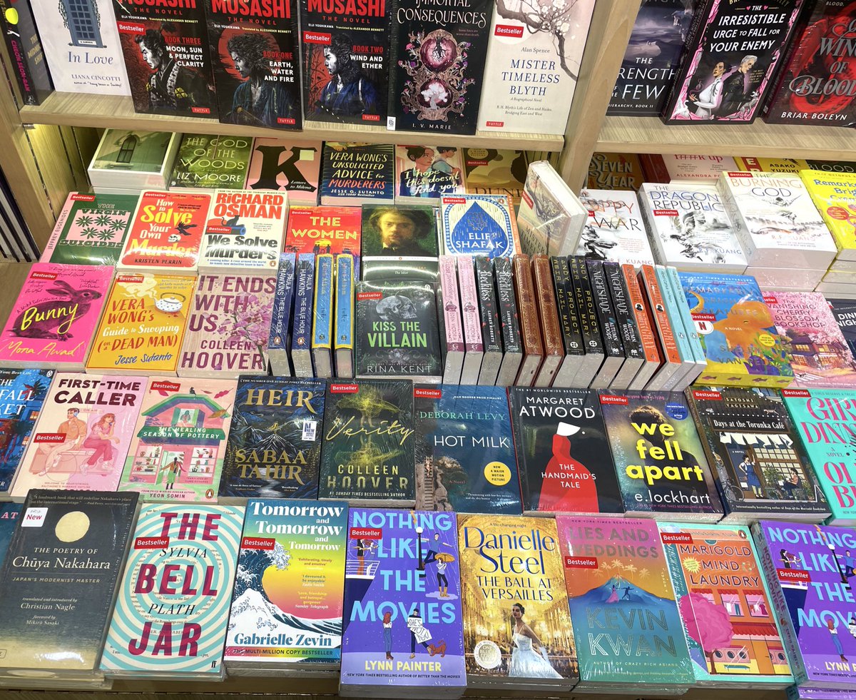 bielbiey's tweet image. In Indonesia, those all of the books is equivalent to buying food for two weeks. So proud of our governments 👏🥳