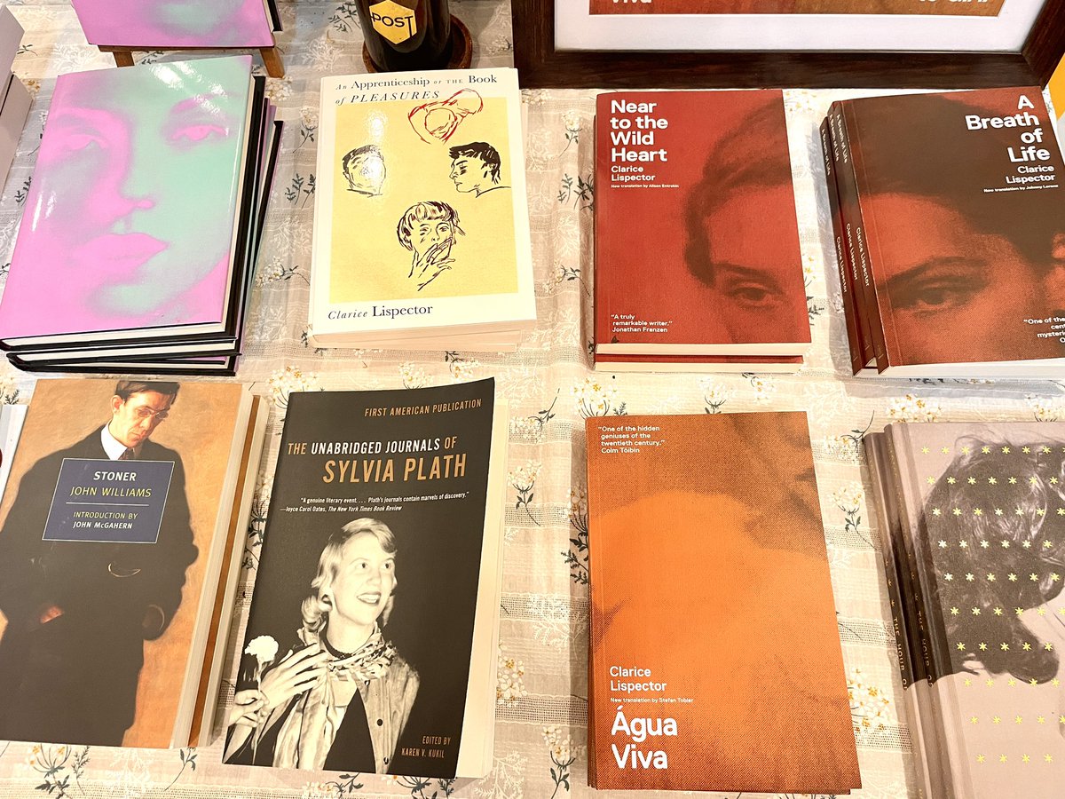 bielbiey's tweet image. In Indonesia, those all of the books is equivalent to buying food for two weeks. So proud of our governments 👏🥳