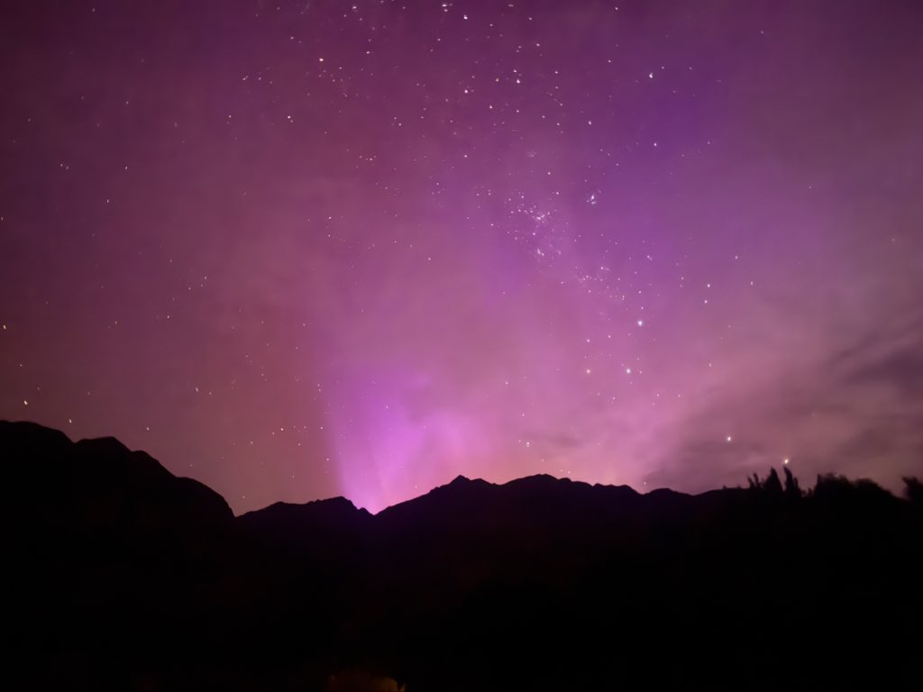 justjackjackson's tweet photo. Aurora in Wanaka, New Zealand tonight 20.01.26 #aurora #southernlights #Auroraborealis https://t.co/qaiVzGiqQX