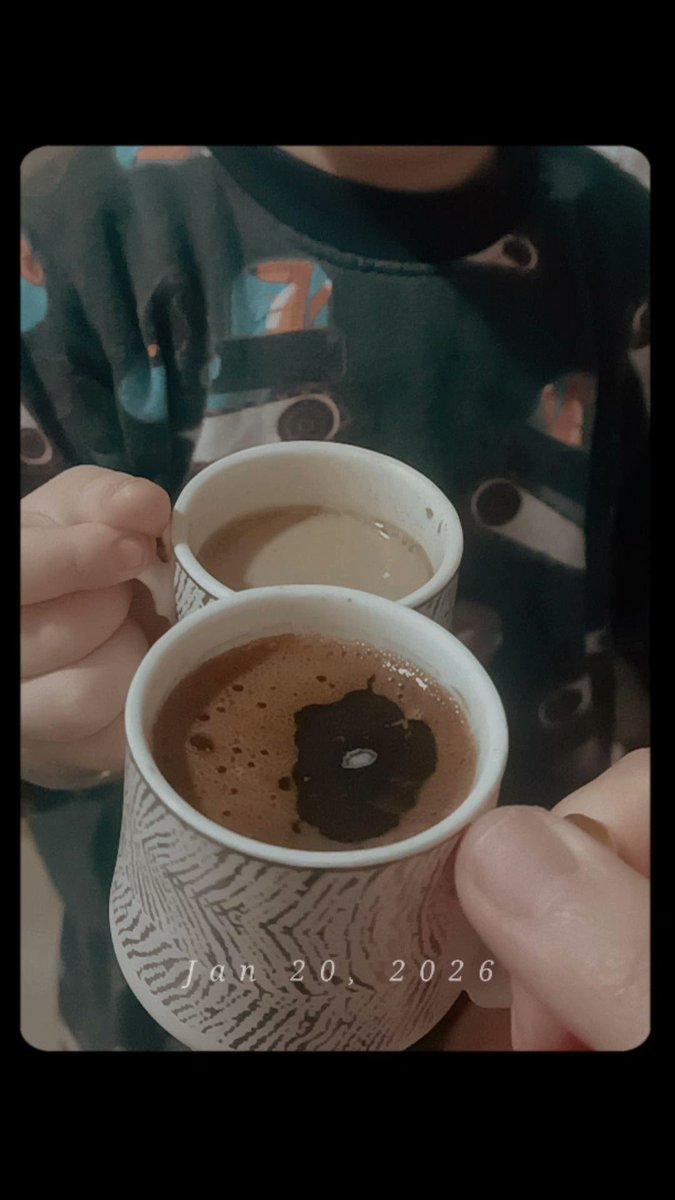 oa141222's tweet photo. şimdiden kahve içerken eşlikçim 3 yaşında nereden geliyor cocuuum bu kahve sevdası😅♥️🍀
#anneogul #kahvekeyfi https://t.co/6p2WmRIwxY