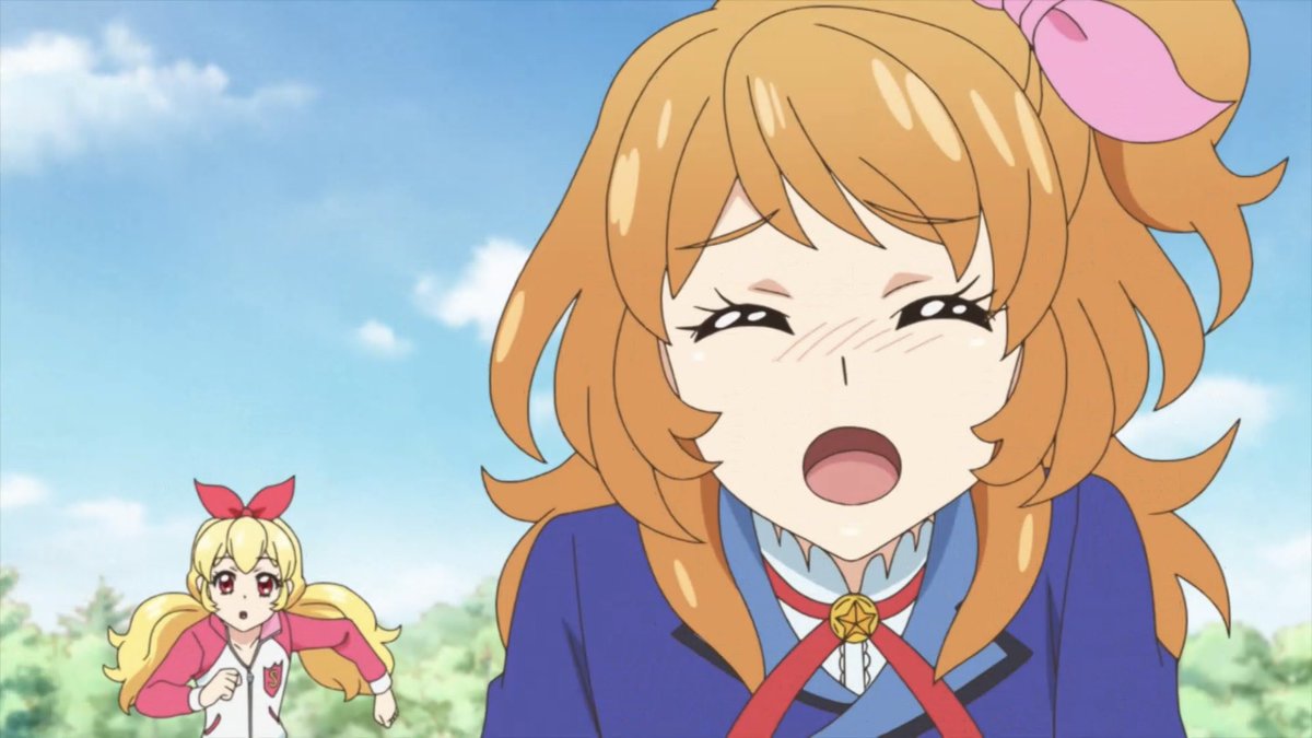 ykmar4's tweet photo. 星宮先輩禁止！
なので逃げ出すあかりちゃん
当然なんで？と いちごちゃん追っかけてくる
#aikatsu https://t.co/eXzCdfffLo