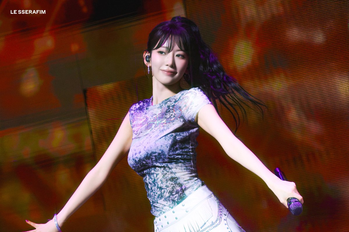 SAKURA - 2025 LE SSERAFIM TOUR 'EASY CRAZY HOT' IN NORTH AMERICA