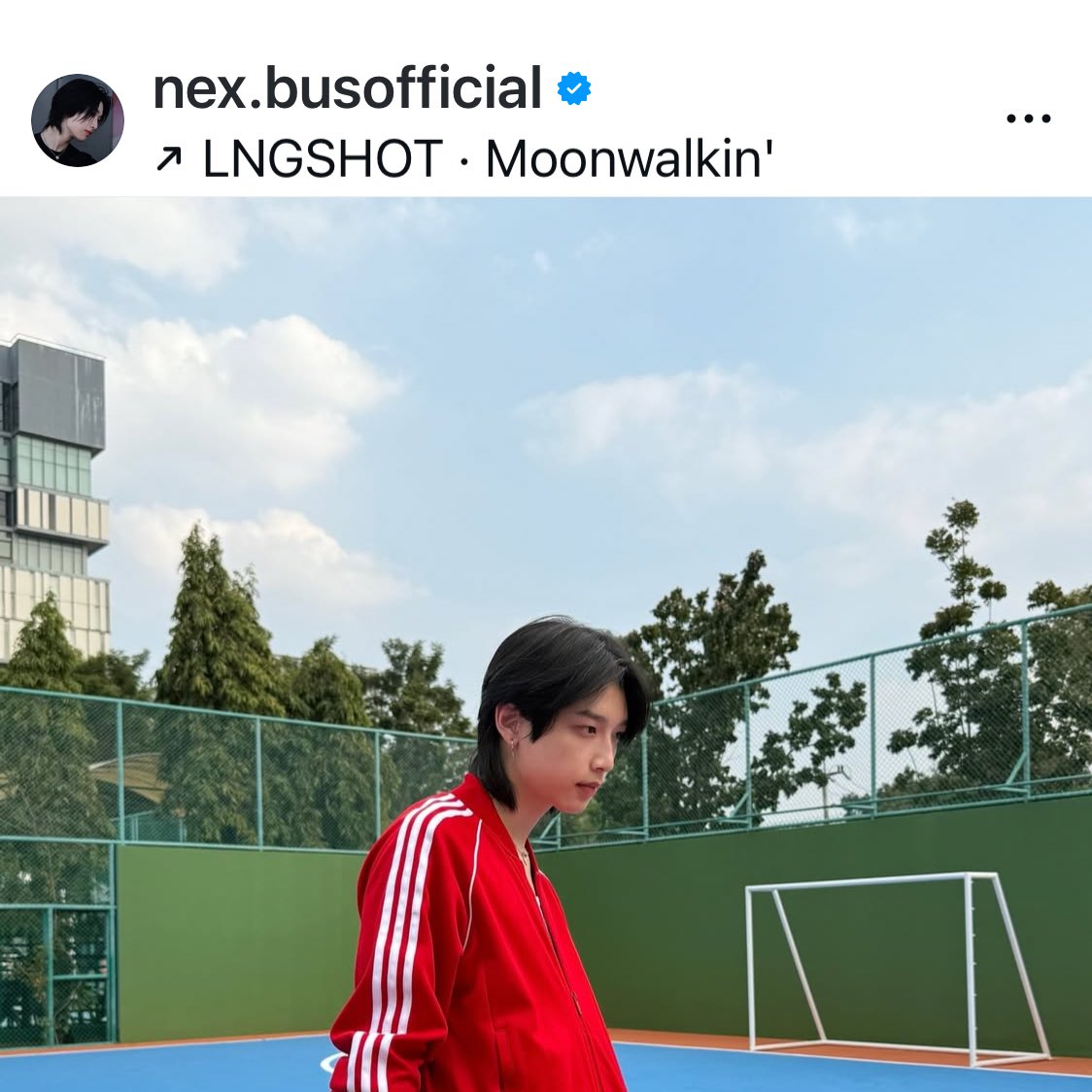 เสิฟแล้วเสิฟอีก รองเท้าพื้นแดงเดิน moonwalkin ที่ชั้นใฝ่ฝัน