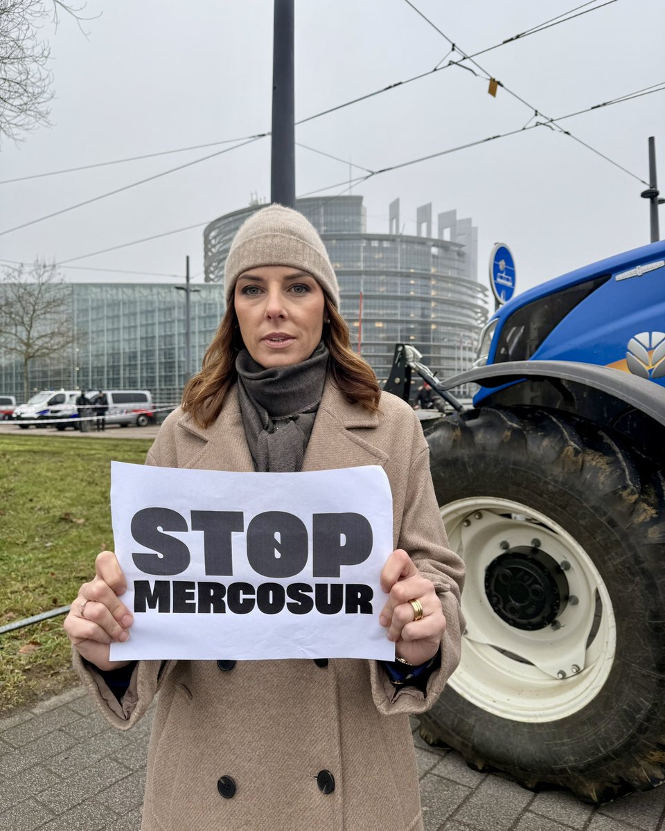 isatovaglieri's tweet image. Oggi, davanti al Parlamento europeo di Strasburgo, gli agricoltori stanno protestando contro l’accordo di libero scambio delle merci agricole con il Mercosur.

Sono al fianco degli agricoltori, che con questo accordo rischiano una grave crisi a causa della concorrenza aggressiva…