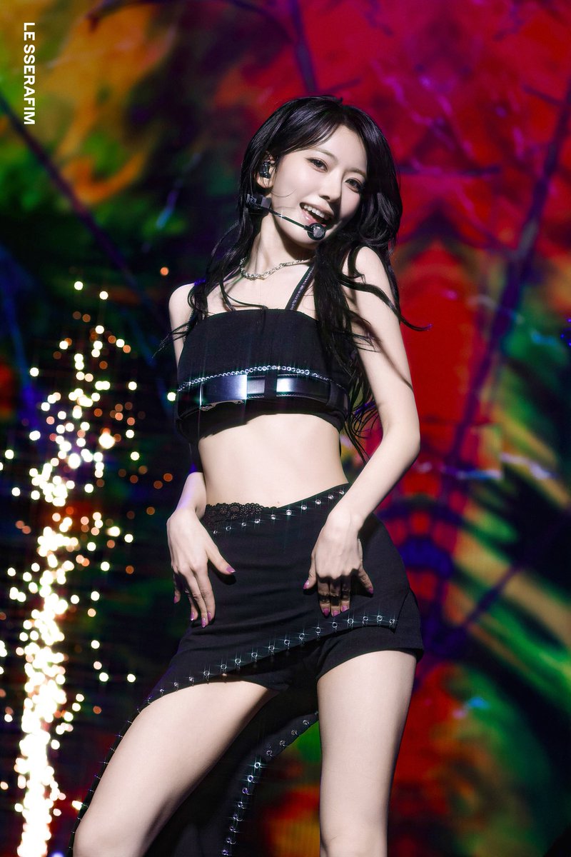 SAKURA - 2025 LE SSERAFIM TOUR 'EASY CRAZY HOT' IN NORTH AMERICA