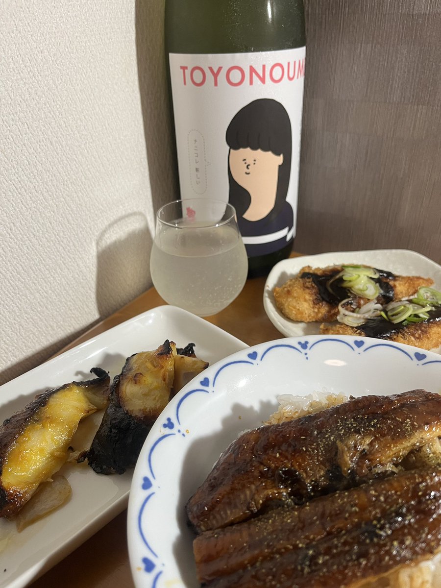 香りフレッシュで南国フルーツ🥭
程よい甘みと酸味ジューシー感、澱が甘酒程の粒感あって口に残る。何なら噛める🤣
喉越しスッキリで仄かな苦味で〆る。
スッと消え軽快甘酸ジューシー大好きな味のお酒🍶
メッチャ美味しい🤩
#豊能梅 #うめ子のひみつ #純米吟醸 #おりがらみ生 #高知県香南市 #高木酒造