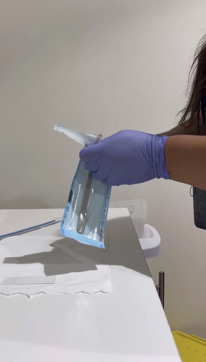 Es fundamental que todas las mujeres que cumplieron 25 años comiencen con este proceso. El examen está disponible en los 7 CESFAM de #Rancagua.

Para solicitarlo, deben acercarse con su carnet de identidad a la ventanilla SOME del centro donde estén inscritas. 🏥

(2/3)