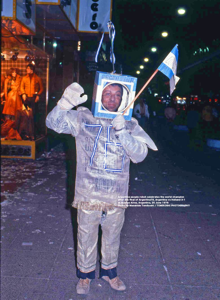 tphoto2005's tweet image. Argentina people robot celebrates the world champion 
after the final of Argentina78, Argentina vs Holland 3-1 
at Buenos Aires, Argentina, 25 June 1978   
Photo by Masahide Tomikoshi / TOMIKOSHI PHOTOGRAPHY