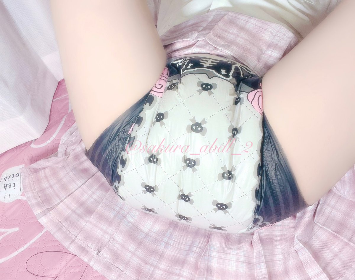 赤ちゃんモードのさくらじゃないと、
恥ずかしすぎるポーズ...🤭🫣

寝かしつけて〜〜😆🍼︎💕︎

#ABDL #diaper #diapergirls #JD #赤ちゃん #赤ちゃんプレイ #おむつ #おもらし #おむつ女子 #おむつ交換 #おむつ好き  #幼児退行