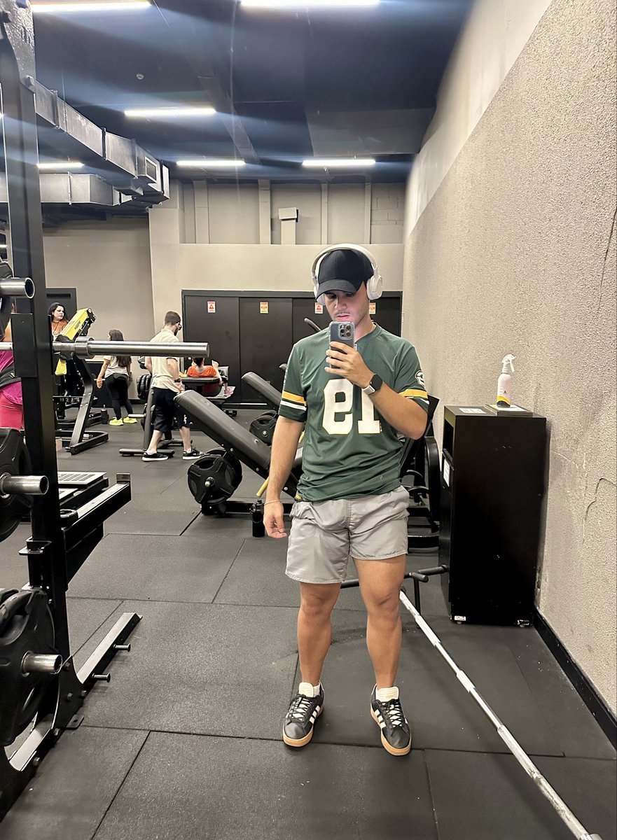 Treinei perna meninos, gostaram?  #lgbt #LGBTQさんと繫がりたい #Academia #fitness