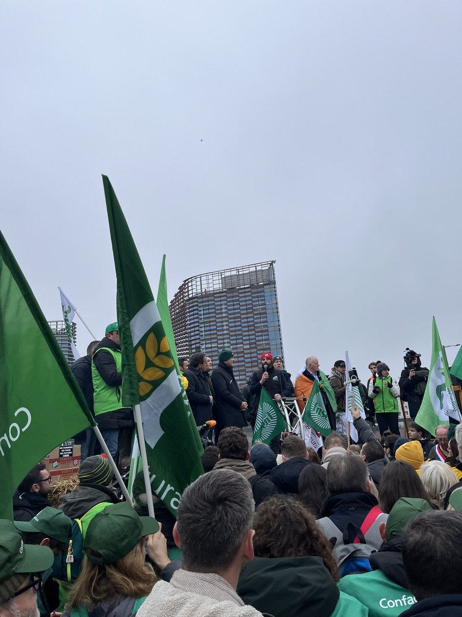 Isabelle Le Callennec tweet media