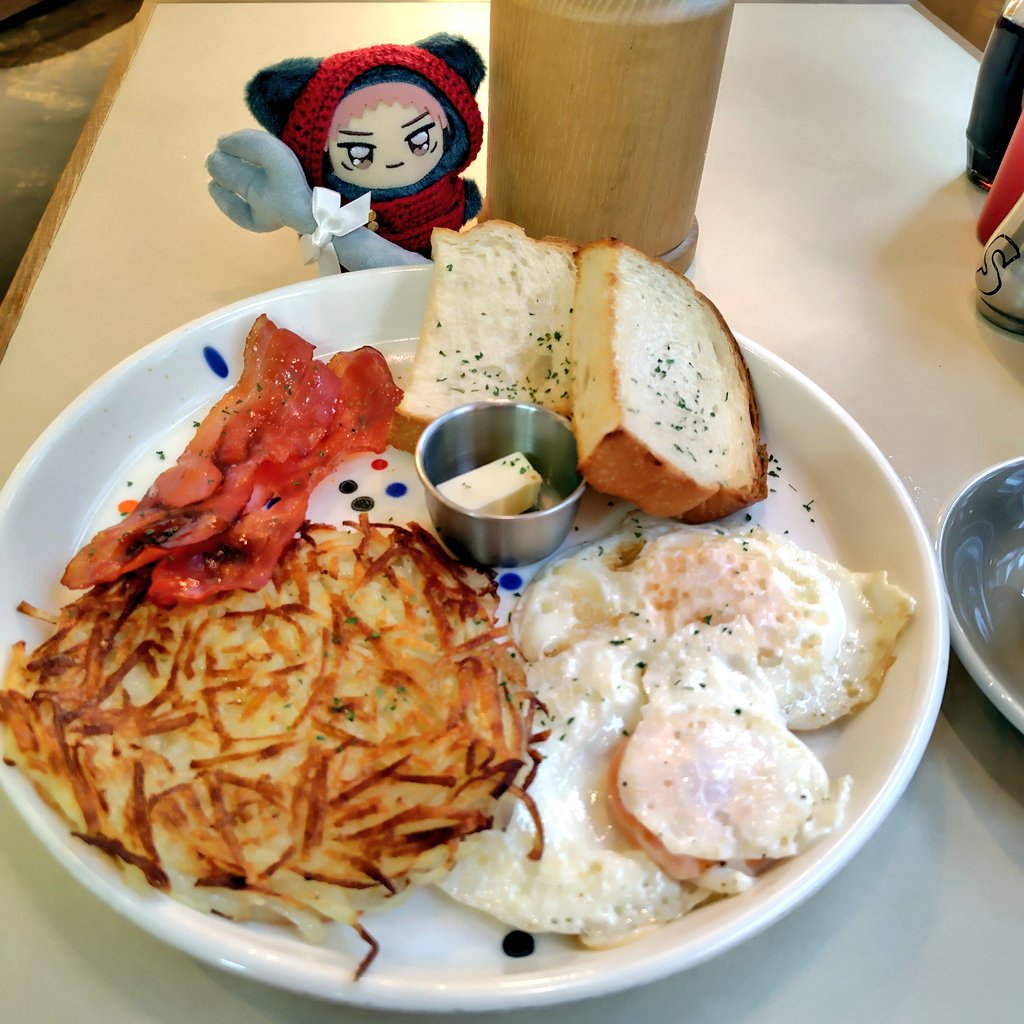 アメリカンなモーニング☀と狙うちみゆ

カトラリーリュックはおかかさん(<a href="/HWin205nui/">おかか🍙</a>)からお迎えさせていただきました🍴
細部まで丁寧な作りで、ちみにぴったりでとっても可愛いです💕
素敵な作品をありがとうございました!!