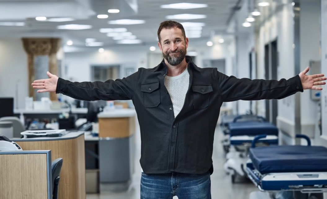 aozorawaltz's tweet image. noah “where my hug at” wyle