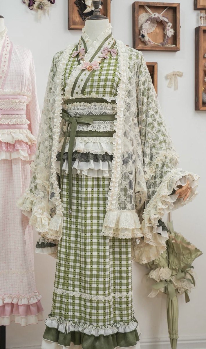 星箱さまのこのセットが大変ツボです。
羽織まで含めてお迎えしたくなる…！！
製作物に関係ない呟きですみません🙇‍♀️
あまりに心ときめいてしまったのでつい🥹