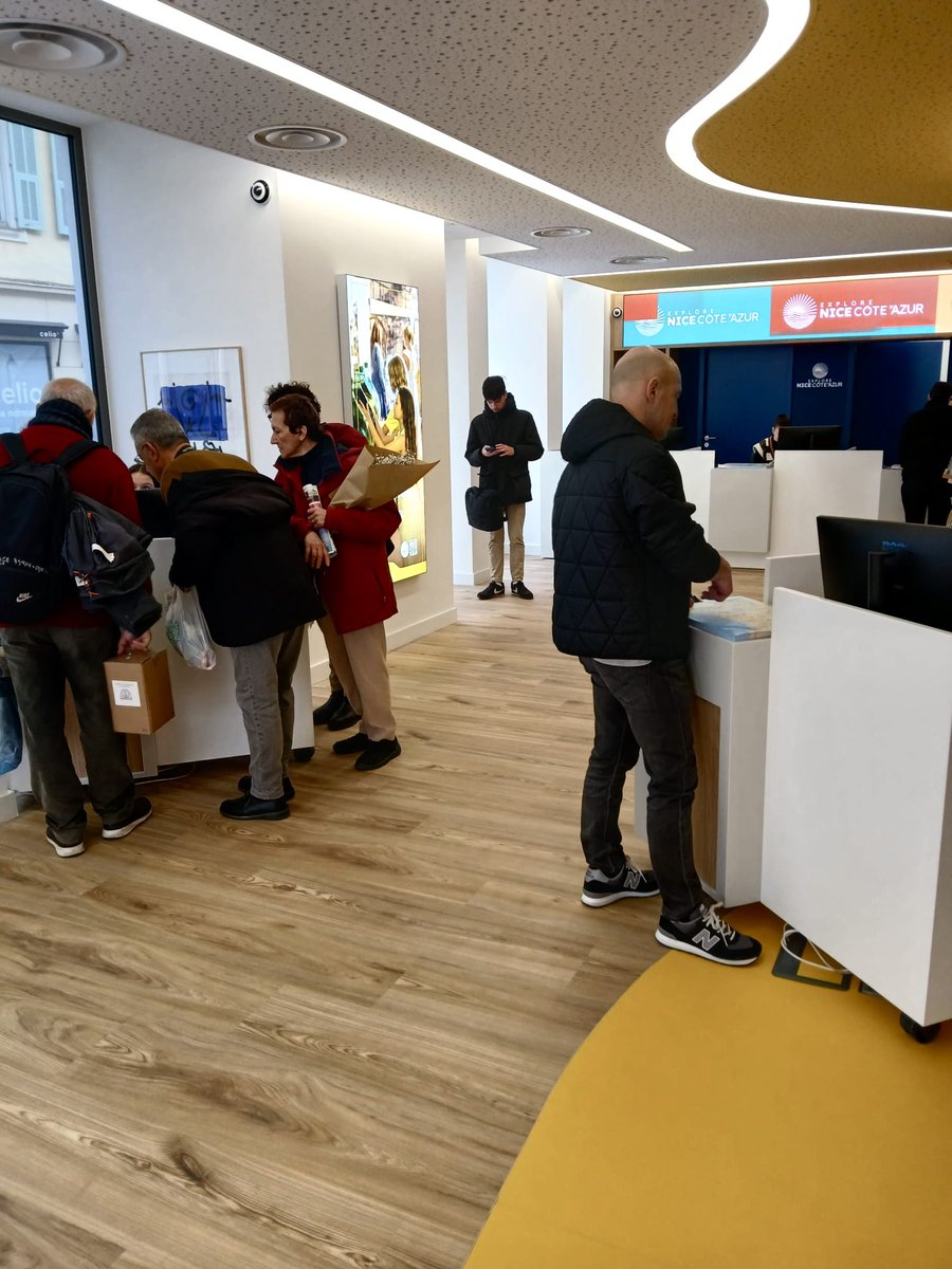 JS_Martinez's tweet photo. Le nouveau Bureau d’Information Touristique de Nice est ouvert.
Les équipes @ExploreNCA vous accueillent et vous informent au 25, avenue Jean Médecin.
#Nice06 #ExploreNCA https://t.co/gyCUJqRSvm