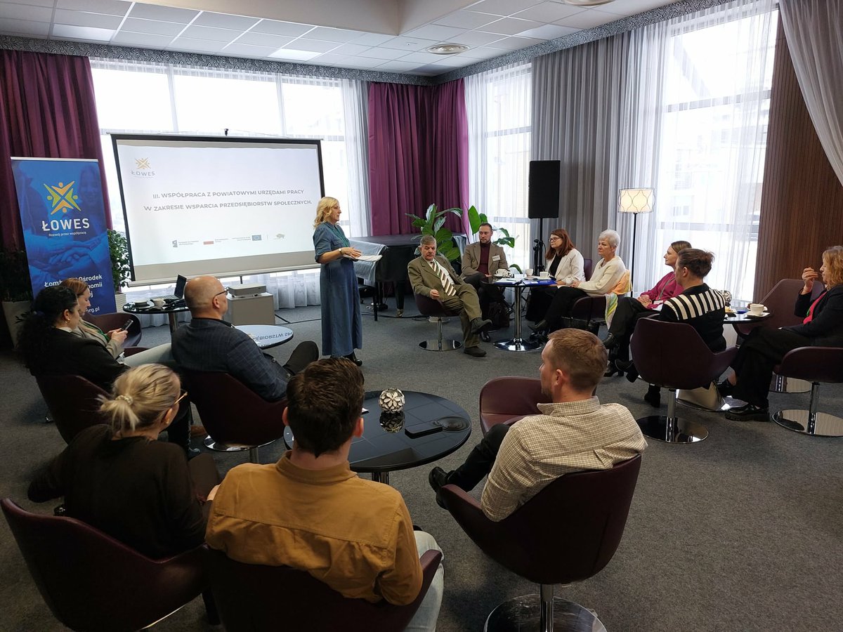 Fundacja_FALA's tweet photo. W piątek, 16 stycznia odbyło się III Forum Animacyjne Subregionu Łomżyńskiego z udziałem podmiotów ekonomii społecznej, NGO i instytucji rynku pracy. 

Rozmawiano o rozwoju ES, płynności finansowej PES, współpracy z PUP i korzyściach z bycia przedsiębiorstwem społecznym. https://t.co/7lhy7Z3GvW