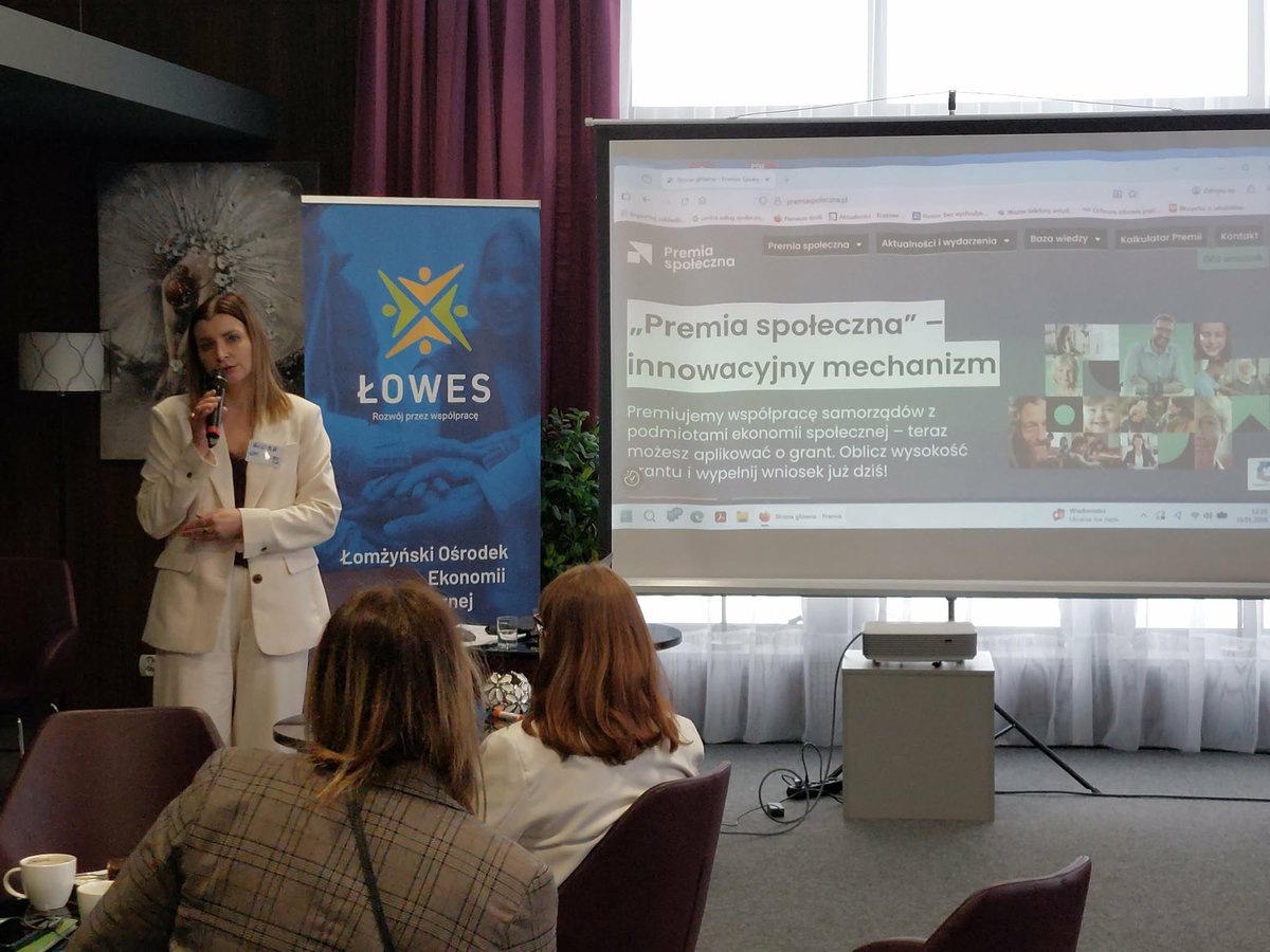 Fundacja_FALA's tweet photo. W piątek, 16 stycznia odbyło się III Forum Animacyjne Subregionu Łomżyńskiego z udziałem podmiotów ekonomii społecznej, NGO i instytucji rynku pracy. 

Rozmawiano o rozwoju ES, płynności finansowej PES, współpracy z PUP i korzyściach z bycia przedsiębiorstwem społecznym. https://t.co/7lhy7Z3GvW