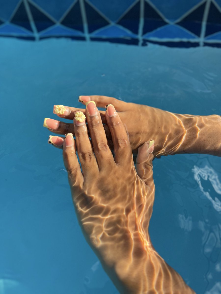 booty_like_sasa's tweet photo. “Sunshine, can you clear my rain” ⛅️☀️ https://t.co/bWhhnJghSS