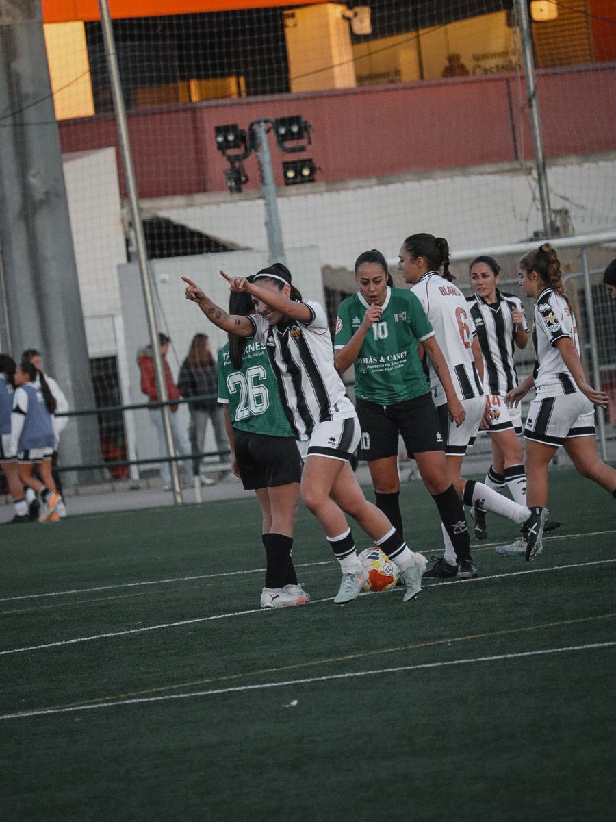 Por aquí siempre tenemos ganas de más 🐒🔁, nueva semana 🎬🙌🏼 
<a href="/CDCastellonFem/">CD Castellón Femenino</a> <a href="/CDCastellon/">CD Castellón</a>