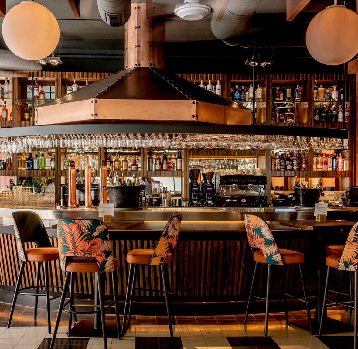 Ven a ver la Champions a nuestros restaurantes. Y si vas al Bernabéu, disfruta de un aperitivo, comida o cena de primera en alguno de nuestros restaurantes más cercanos. ⚽️🍽️

Hoy Real Madrid - Mónaco a las 21.00h.

#grupooter #restaurantesmadrid #champions #madrid