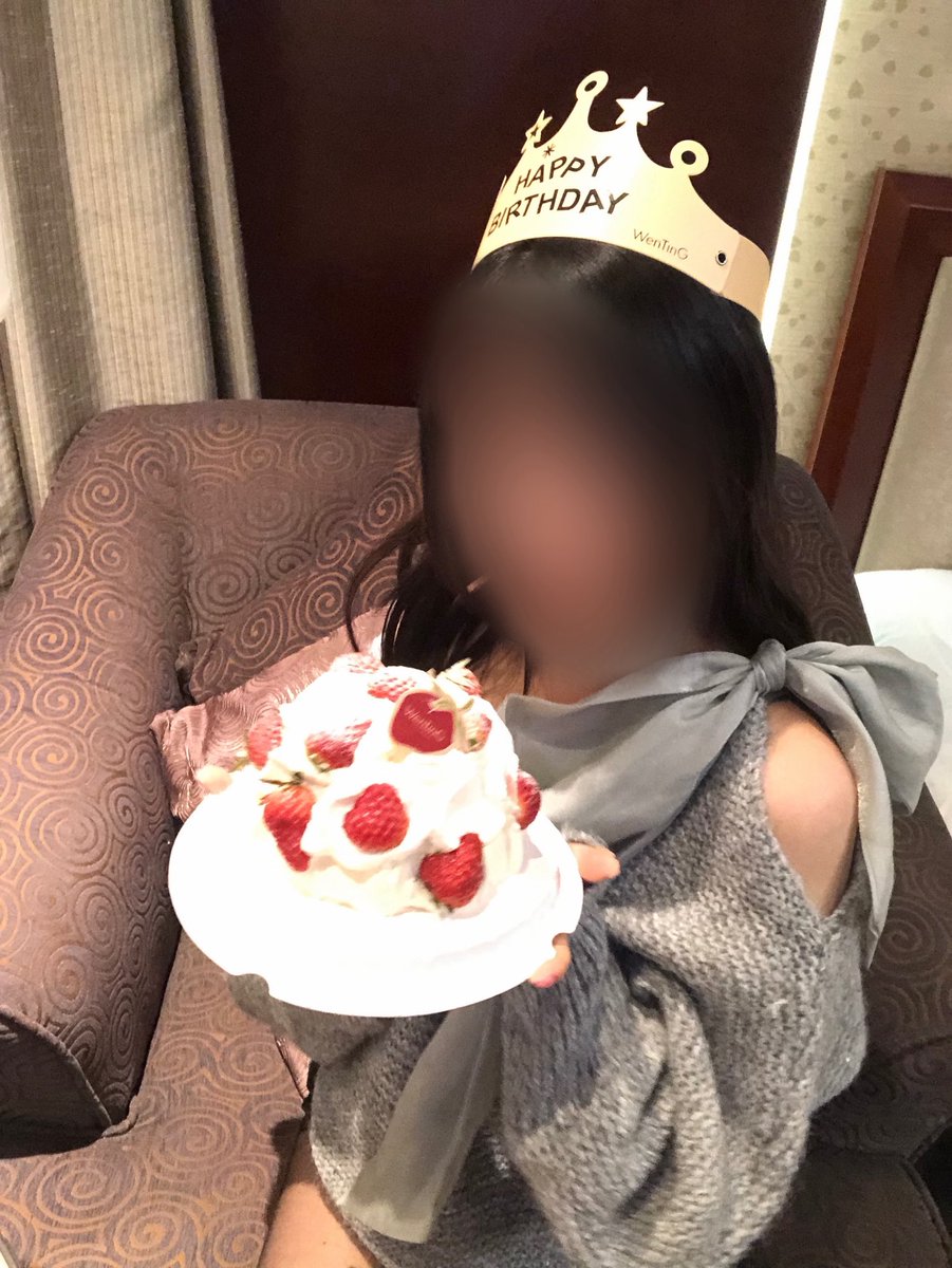 WenTing 케이크를 무뎌보자 .. 🫰