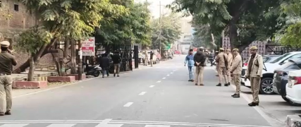 ZEEUPUK's tweet photo. #Noida
इंजीनियर की मौत का मामला
SIT टीम दोबारा नोएडा प्राधिकरण पहुंची
घटना स्थल का निरक्षण के बाद जांच जारी
जांच को लेकर पुलिस अधिकारियों की बैठक
#Yuvraj #EngineerDeath #AbhayKumar #BuilderArrested #CrimeNews #ZeeUPUK @noidapolice https://t.co/2YQGkjOvi9