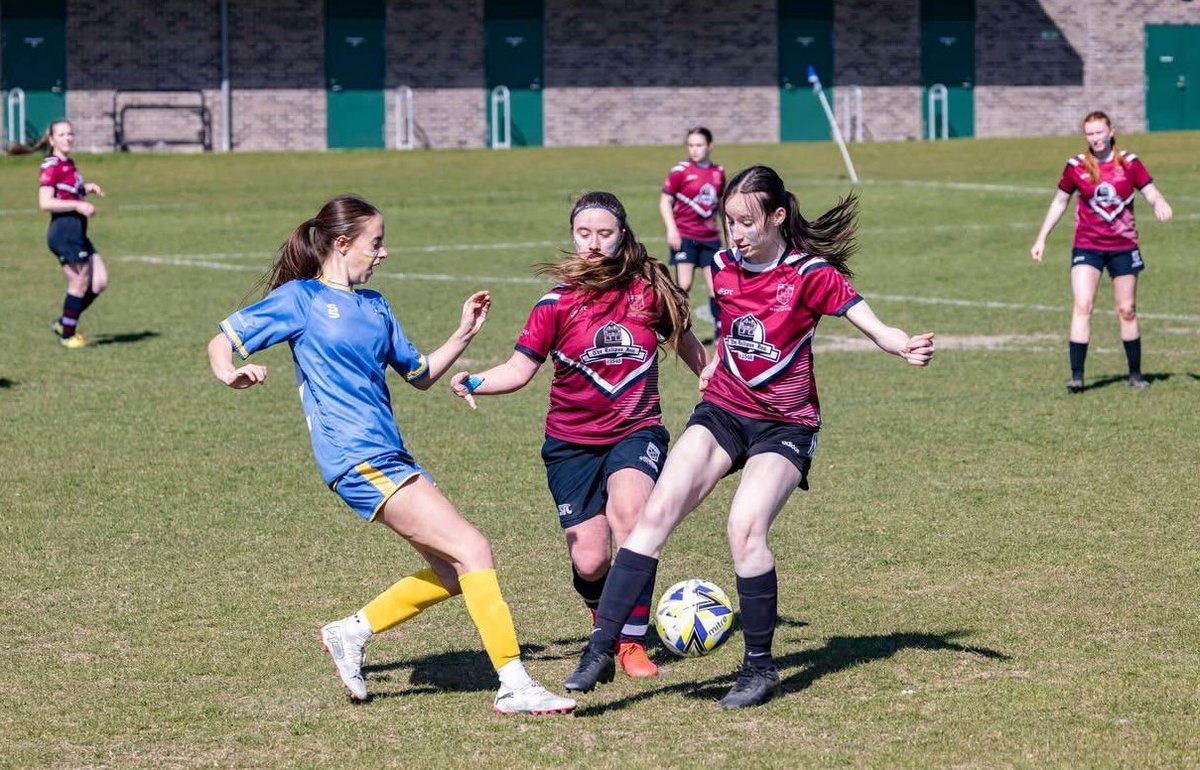 FENews's tweet photo. Student coaches see results of learning as Winchester women’s football team top league: A real-world learning project has resulted in a win-win situation on and off the football pitch for students at the University of Winchester. The… https://t.co/661I4reBxR #Studentview #Sport https://t.co/H62x52c7bn