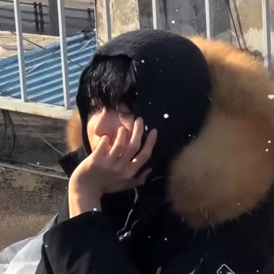 dkrldo0's tweet image. 진짜 동글

               동글동글동글
         동글                    동글
       동글                         동글
       동글                         동글   
         동글                   동글
               동글동글동글         Oo..