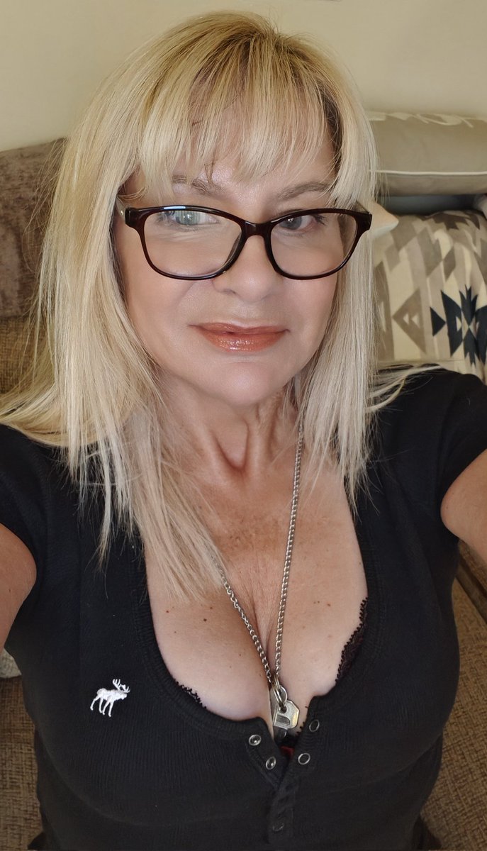 mistressdannay's tweet image. Morning 🌞. Is there something you have wanted to do but are too afraid to do it? It can be anything, not just sexual. 
Answers below 👇