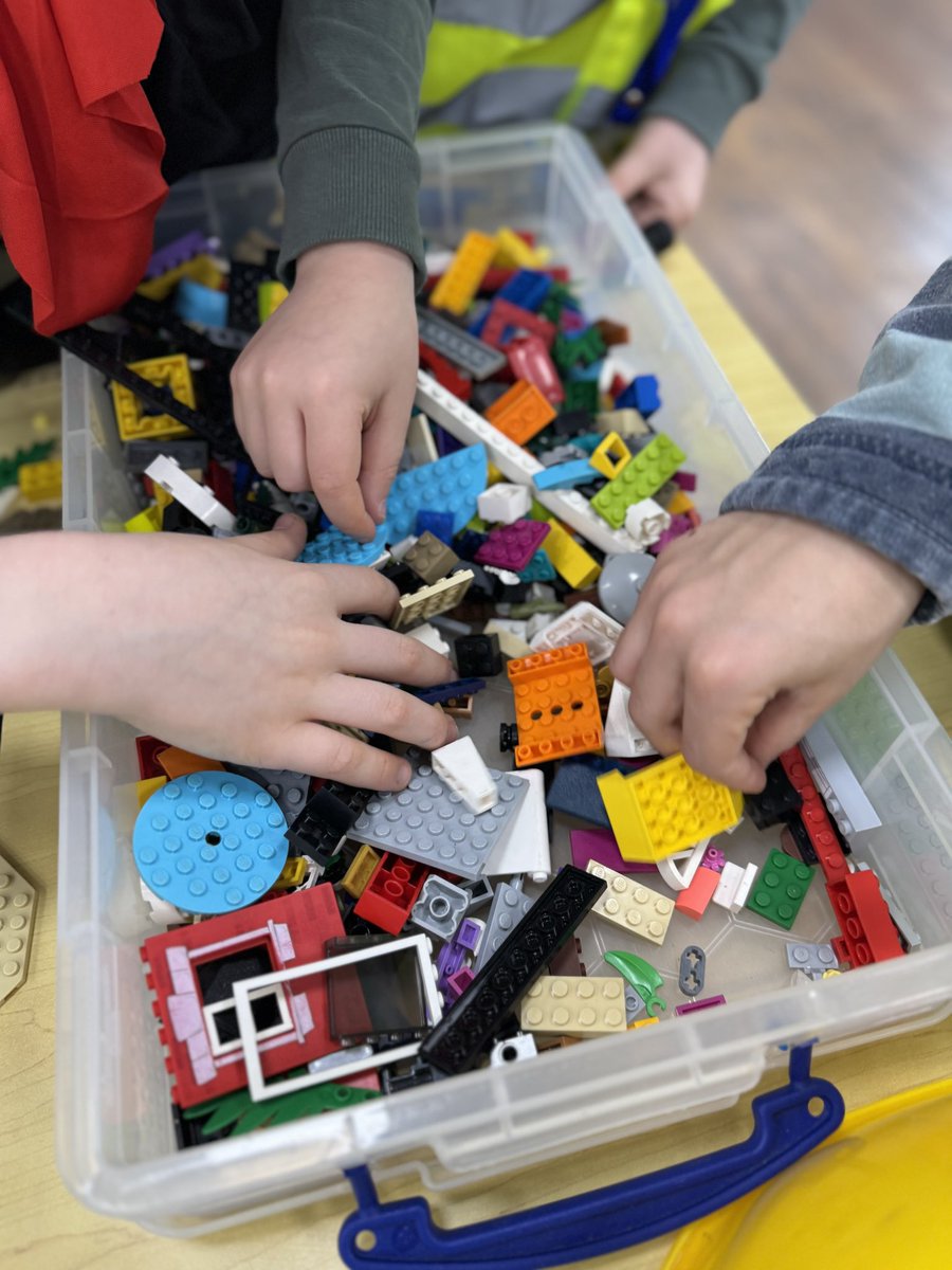 LDSMyear4's tweet photo. Year 4 launch day turned our pupils into engineers! Building bridges, solving problems, testing ideas and getting creative. The children had so much fun through hands-on challenges! @LDSMjuniorsch @BrilliantBrick https://t.co/LF1obSUlPC
