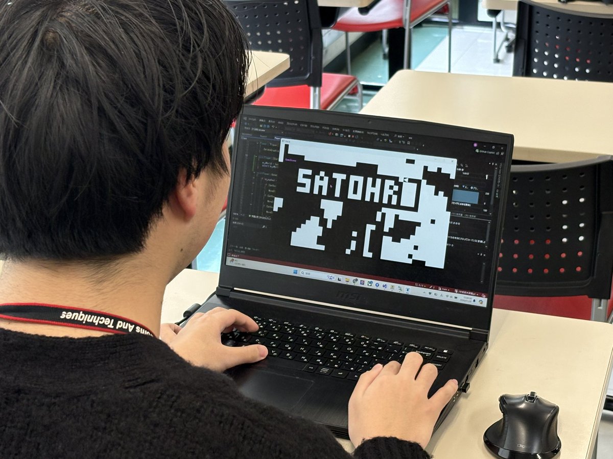 データベース試用のために、めちゃ簡単な2Dゲーを作成中👀
ブロックを消したり置いたりできて、ワールドを自由に変更できるよ！
マルチプレイとか鉱物追加とか面白そうなことも企んでます〜〜