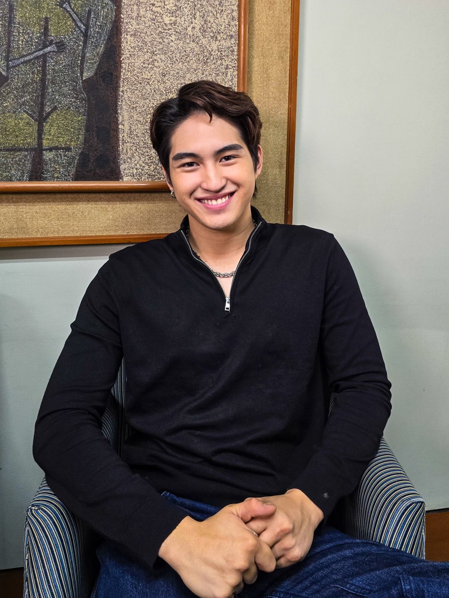 gmanetwork's tweet image. WELCOME, ANTON AND RAVE! 🥹

Back to the outside world na sina #AntonVinzon at #RaveVictoria matapos ang kanilang journey sa loob ng Bahay ni Kuya! ❤️‍🩹 #GMAPBBCollab